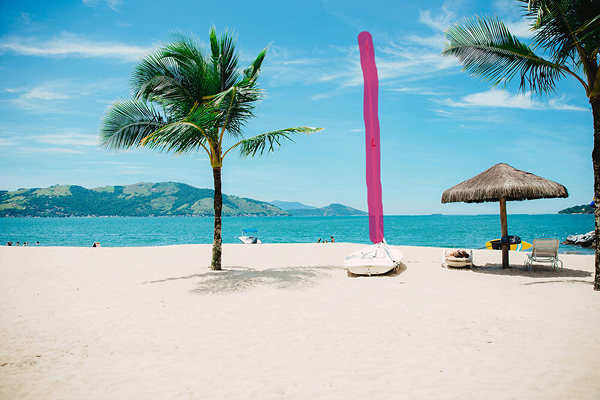 Before using online AI tool to remove objects from beach photo
